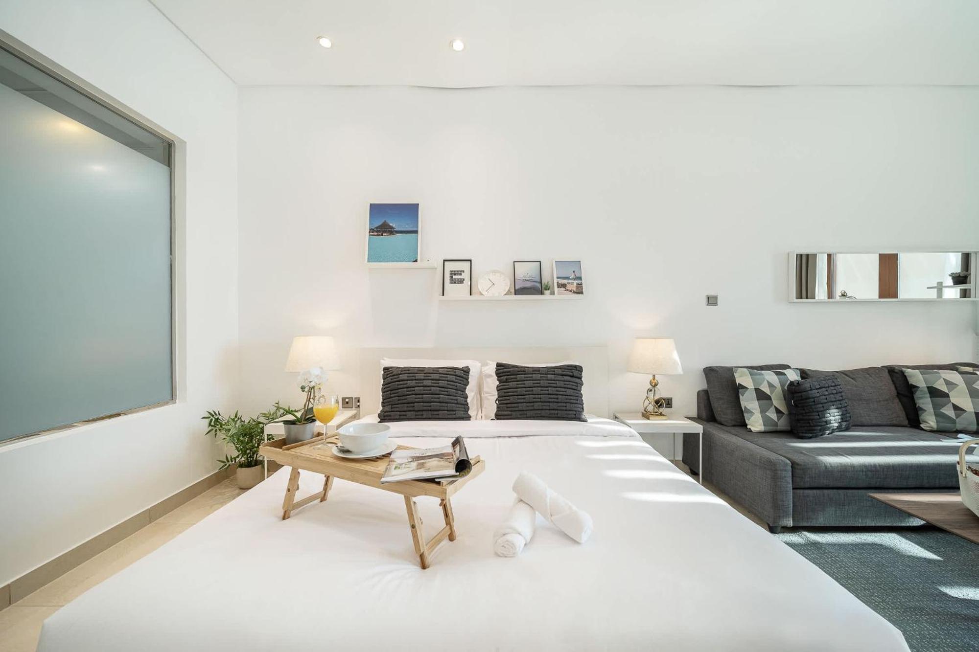 Airstay - Bright - Sea View - Palm Jumeirah - Monthly Offer Available Dubai